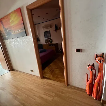 Julias Domus, T Apartment, Metro C Apartamento
