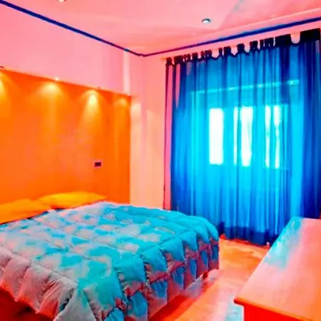 Julias Domus, T Apartment, Metro C *